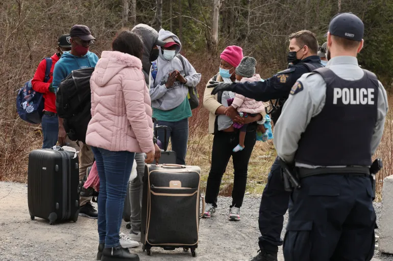 Quebec Premier Calls for Closure of Irregular Border Crossings for Asylum Seekers